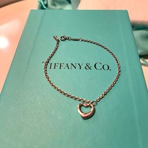 *AUTHENTIC** TIFFANY & Co Open Heart bracelet
